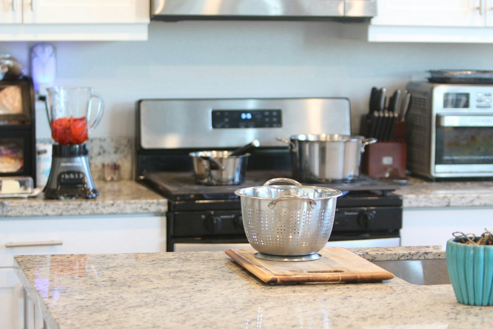 Best compact countertop toaster ovens in Canada kitchen counter context