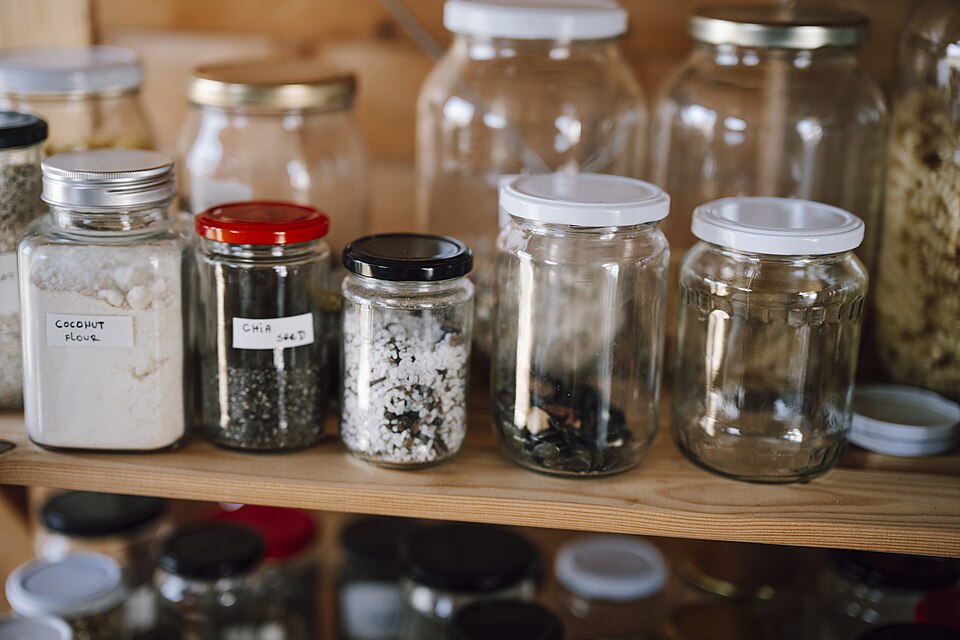 Best label makers in Canada for pantry jars and home organization