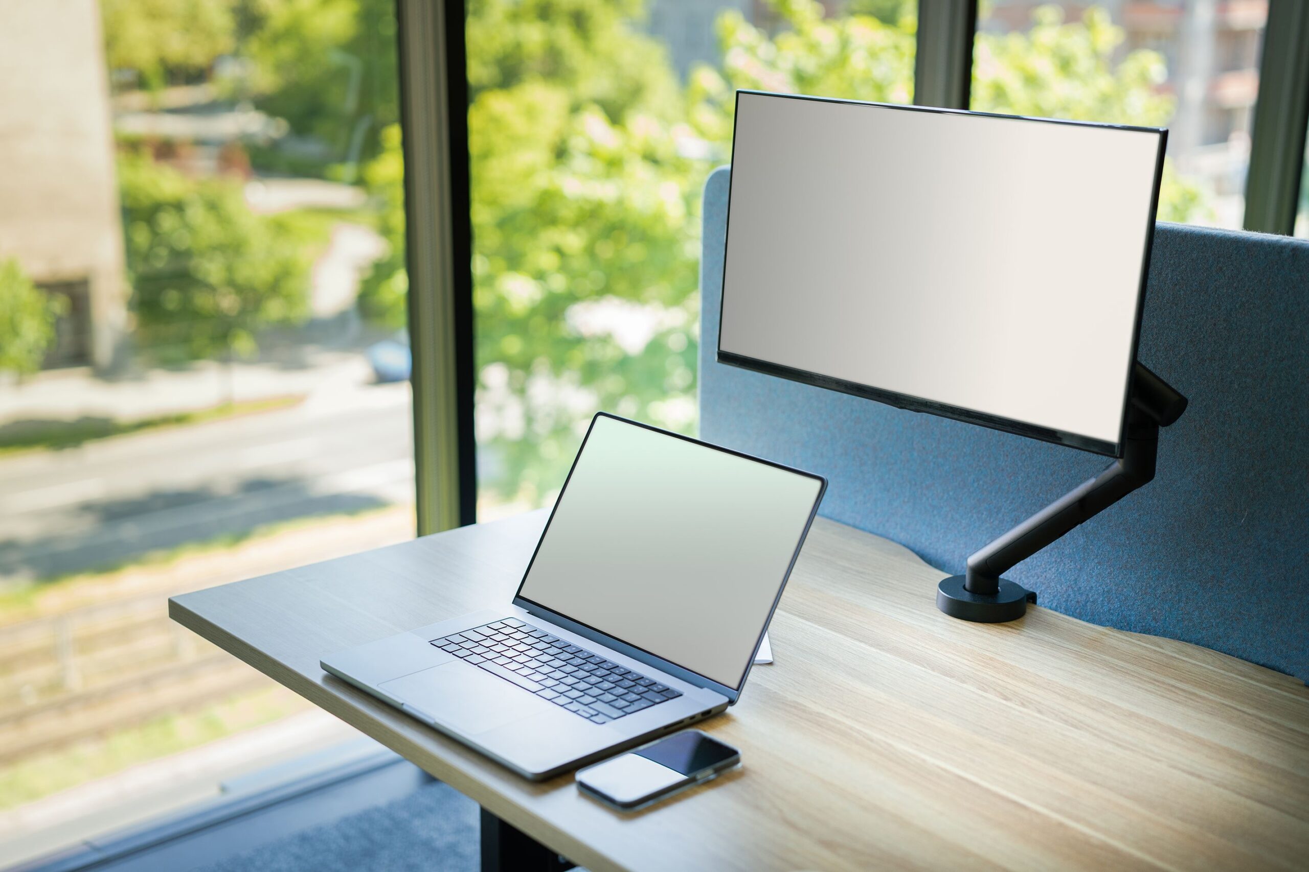 BenQ ScreenBar Halo 2 vs Quntis HY214 in Canada monitor light bar desk setup