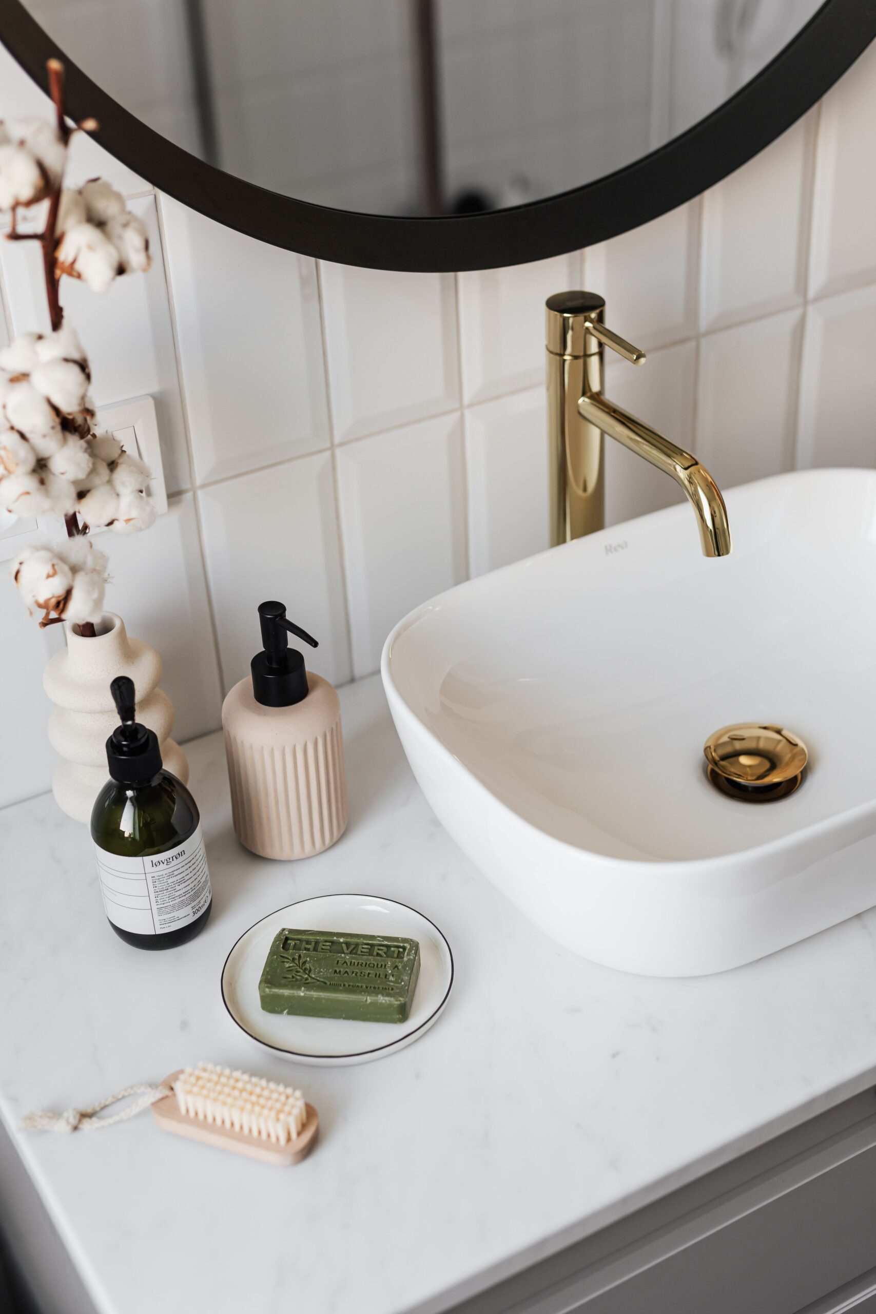 Clean bathroom vanity context for water flosser buying advice