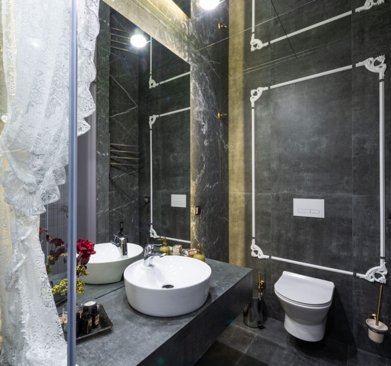Best Toilet Brushes in Canada: OXO vs simplehuman vs MR.SIGA